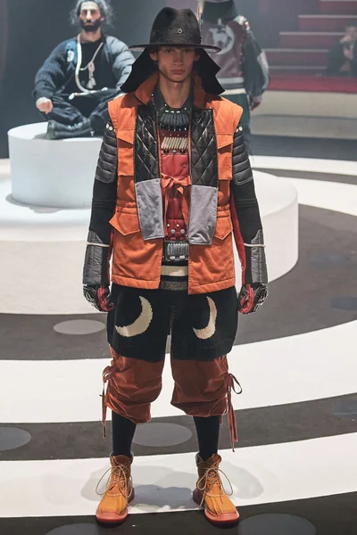 Look 30